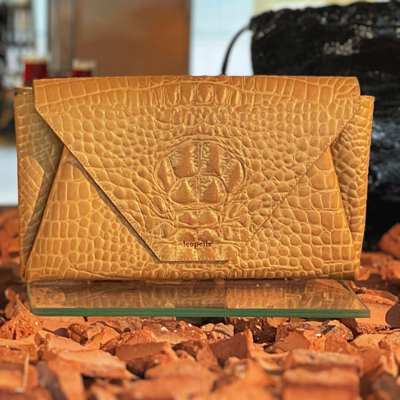 Crocodile Clutch